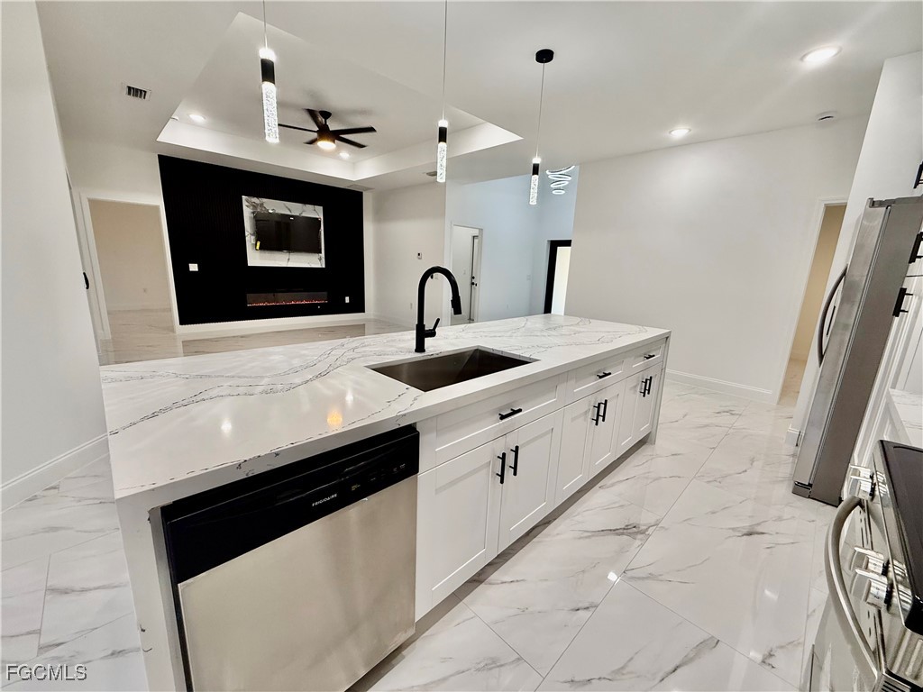 684 Kingsbury Street E Lehigh Acres FL 33974 2025023905 image5