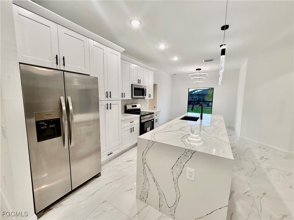 684 Kingsbury Street E Lehigh Acres FL 33974 2025023905 image8