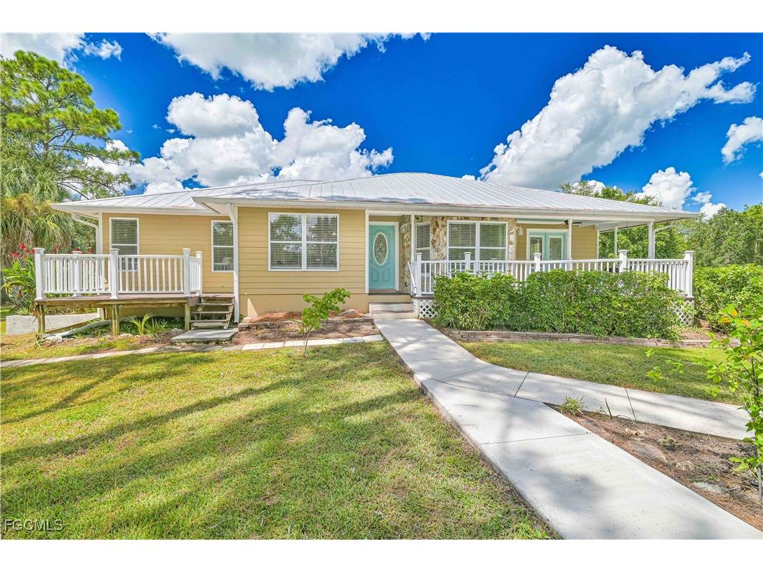 6840 Cadet Avenue Fort Myers FL 33905 2025013354 image1