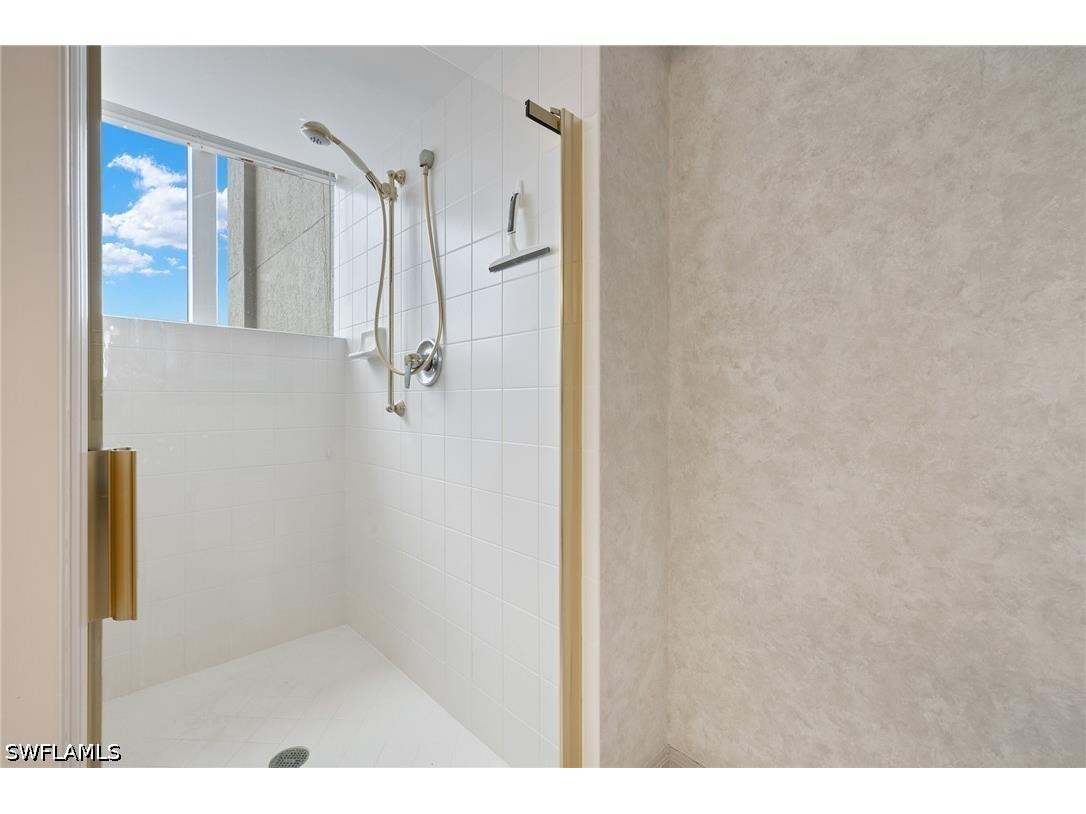 6849 Grenadier Boulevard #201 Naples FL 34108 226019100 image24