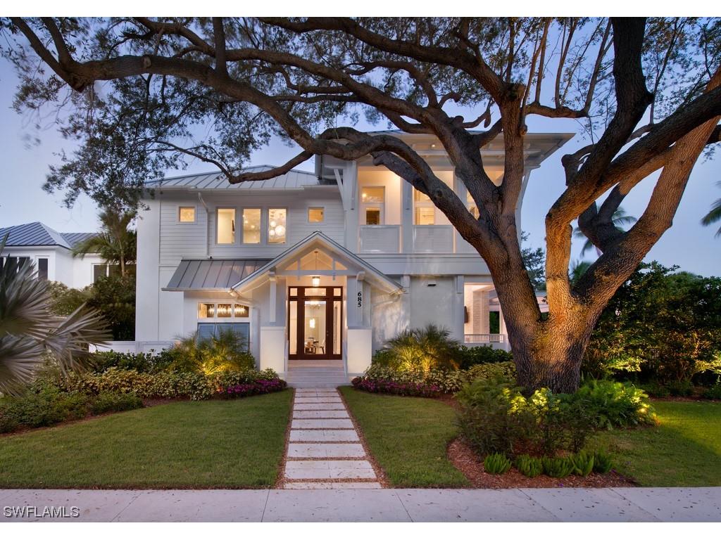 685 2nd Street S Naples FL 34102 224005271 image1