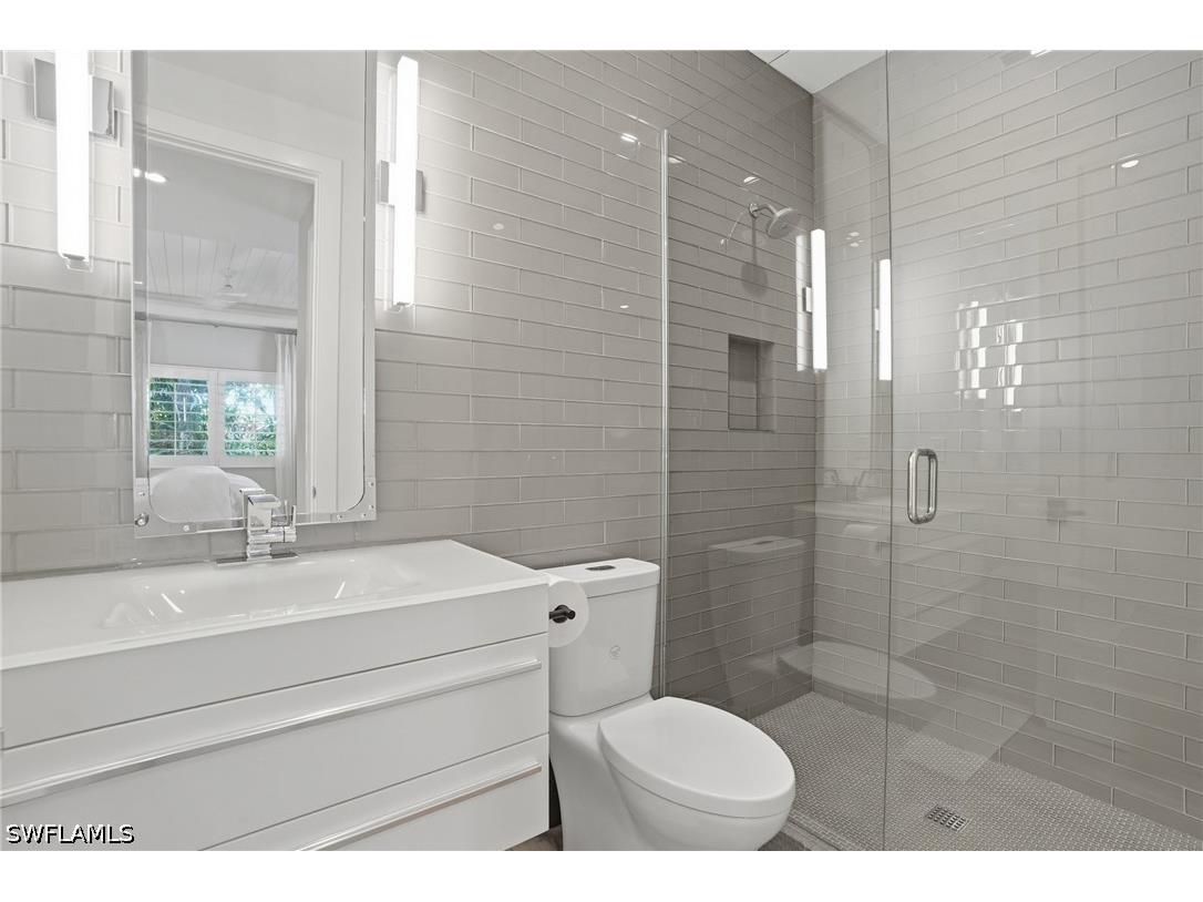 685 2nd Street S Naples FL 34102 226017504 image17