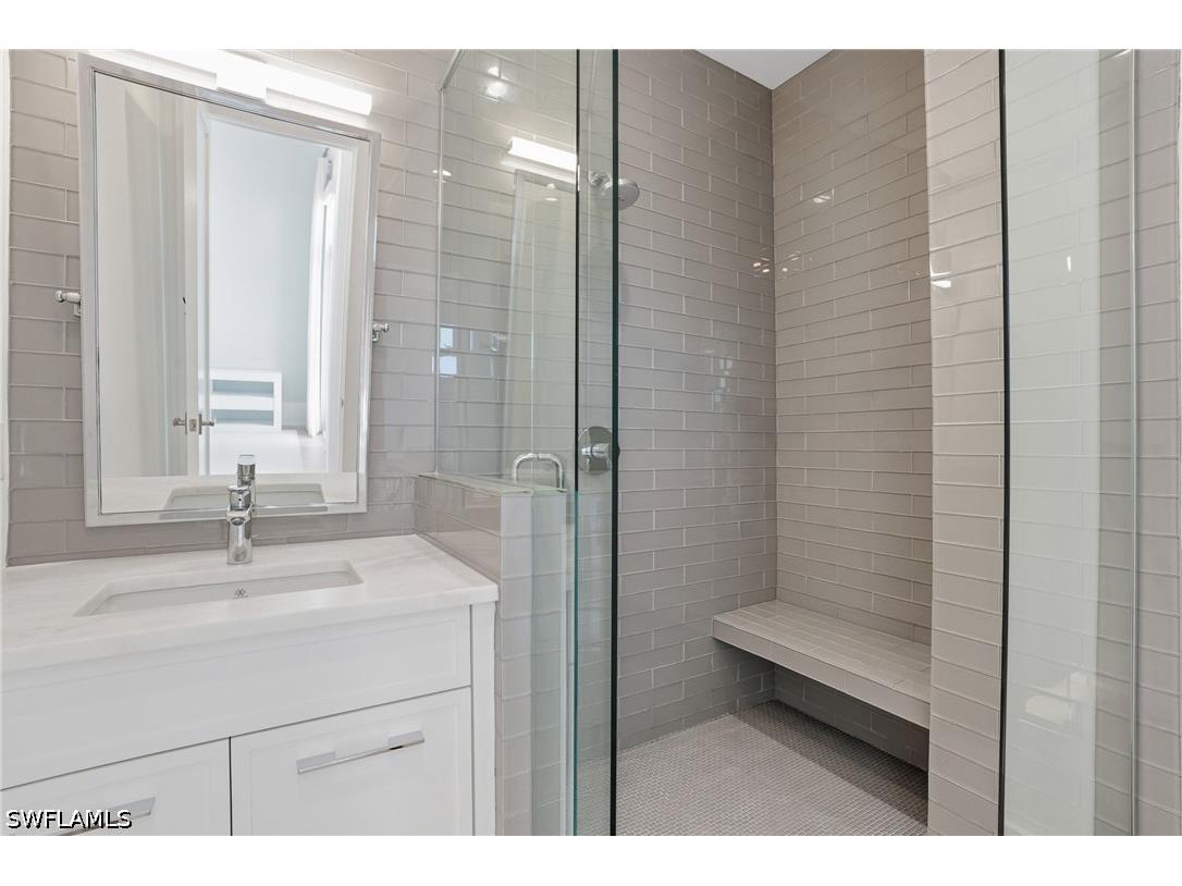 685 2nd Street S Naples FL 34102 226017504 image19