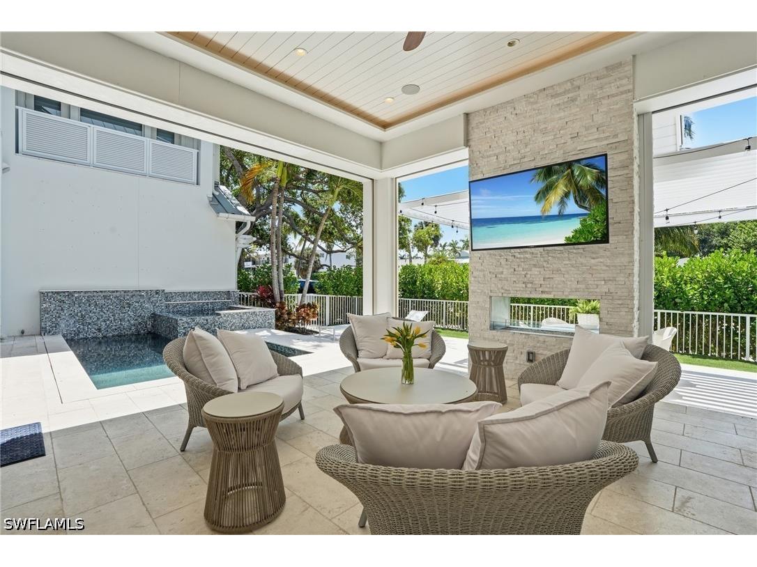 685 2nd Street S Naples FL 34102 226017504 image23