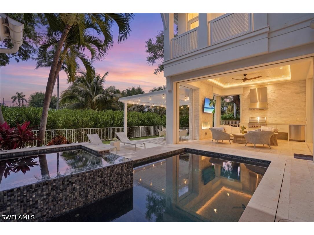 685 2nd Street S Naples FL 34102 226017504 image24
