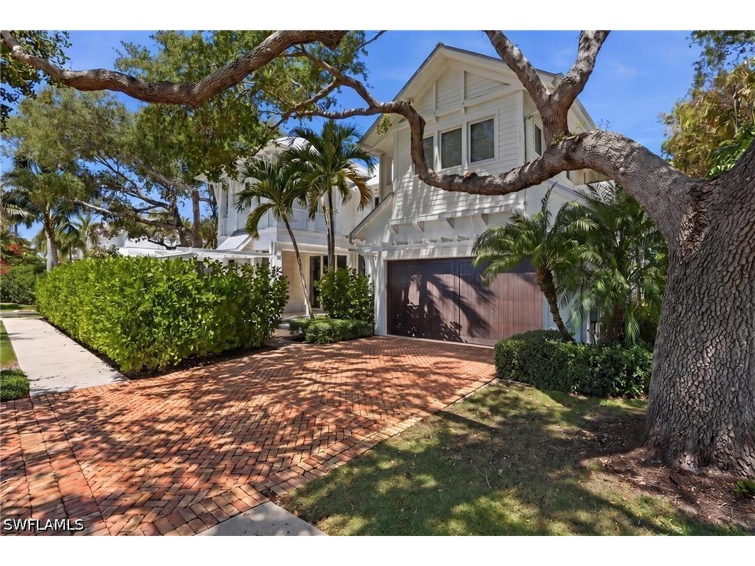 685 2nd Street S Naples FL 34102 226017504 image26