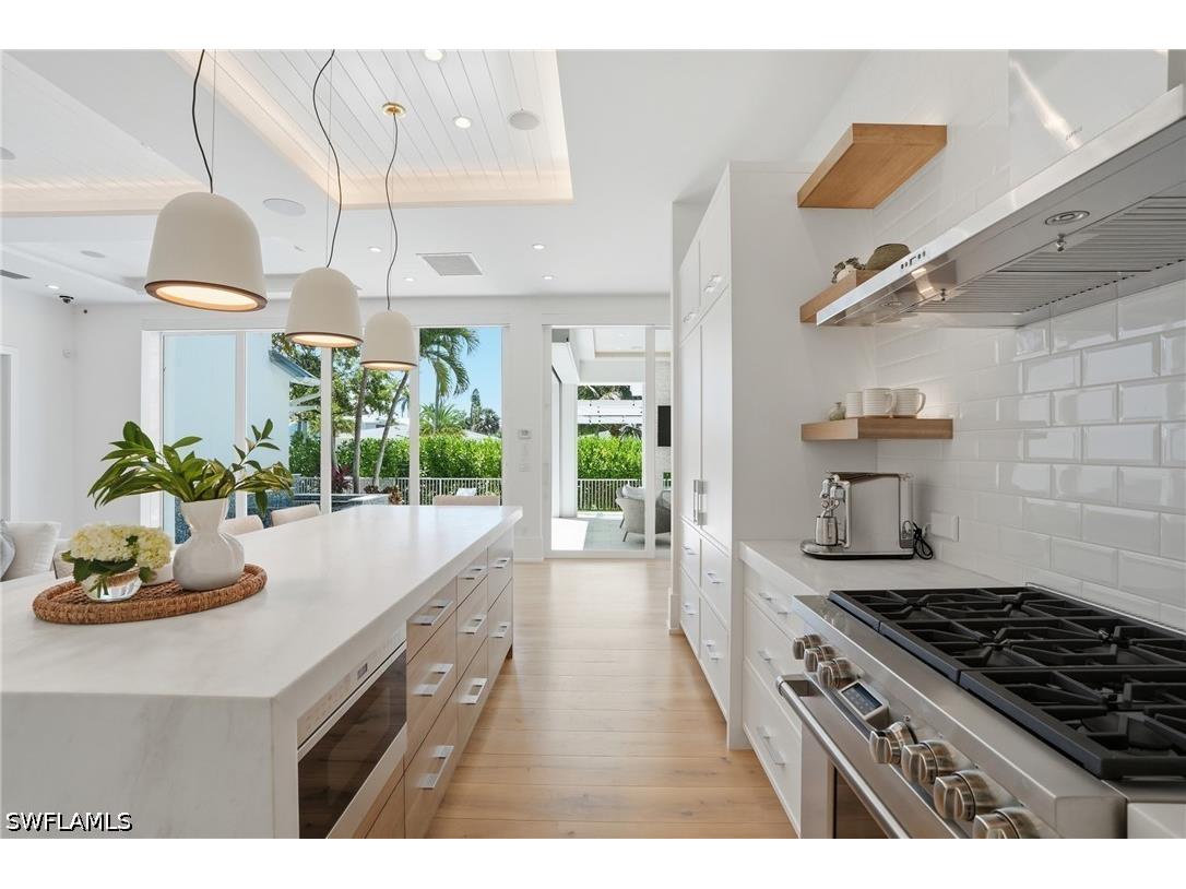 685 2nd Street S Naples FL 34102 226017504 image8