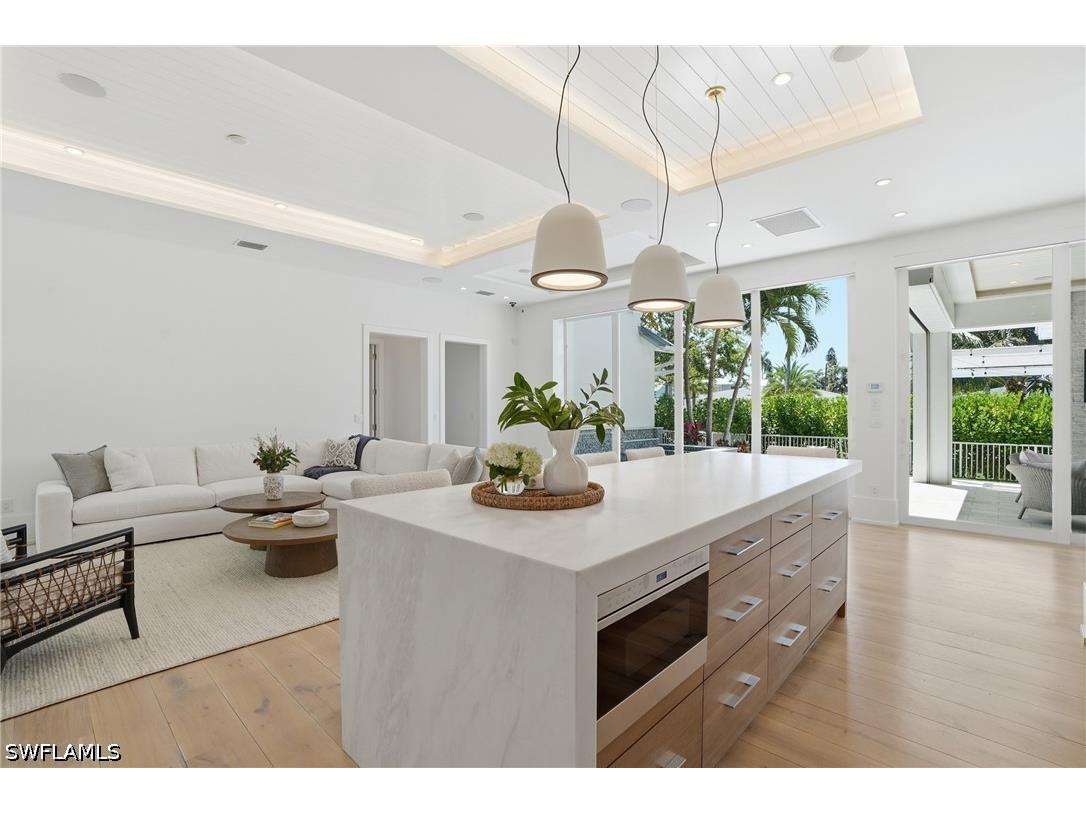 685 2nd Street S Naples FL 34102 226017504 image9