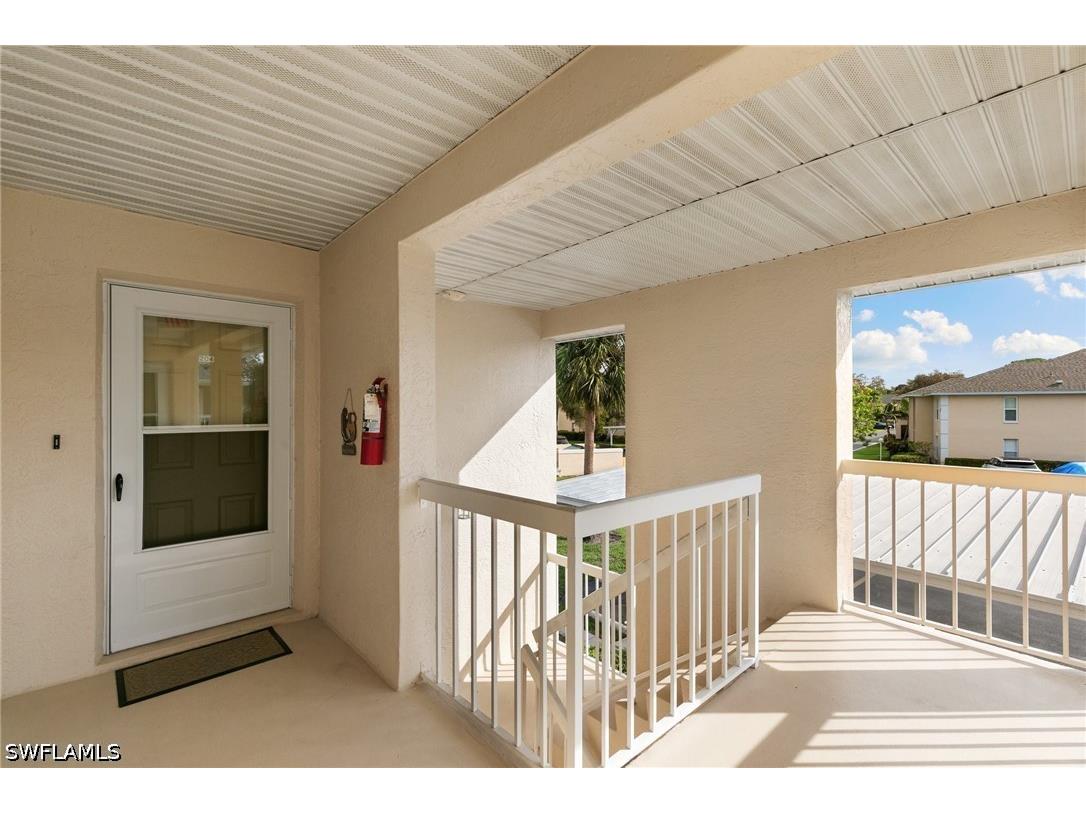685 Squire Circle #204 Naples FL 34104 226020848 image4