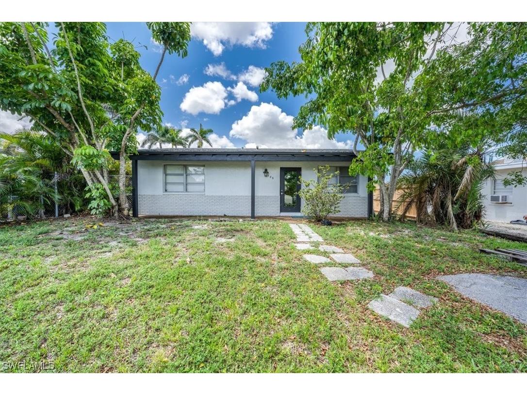 686 101st Avenue N Naples FL 34108 223042702 image1