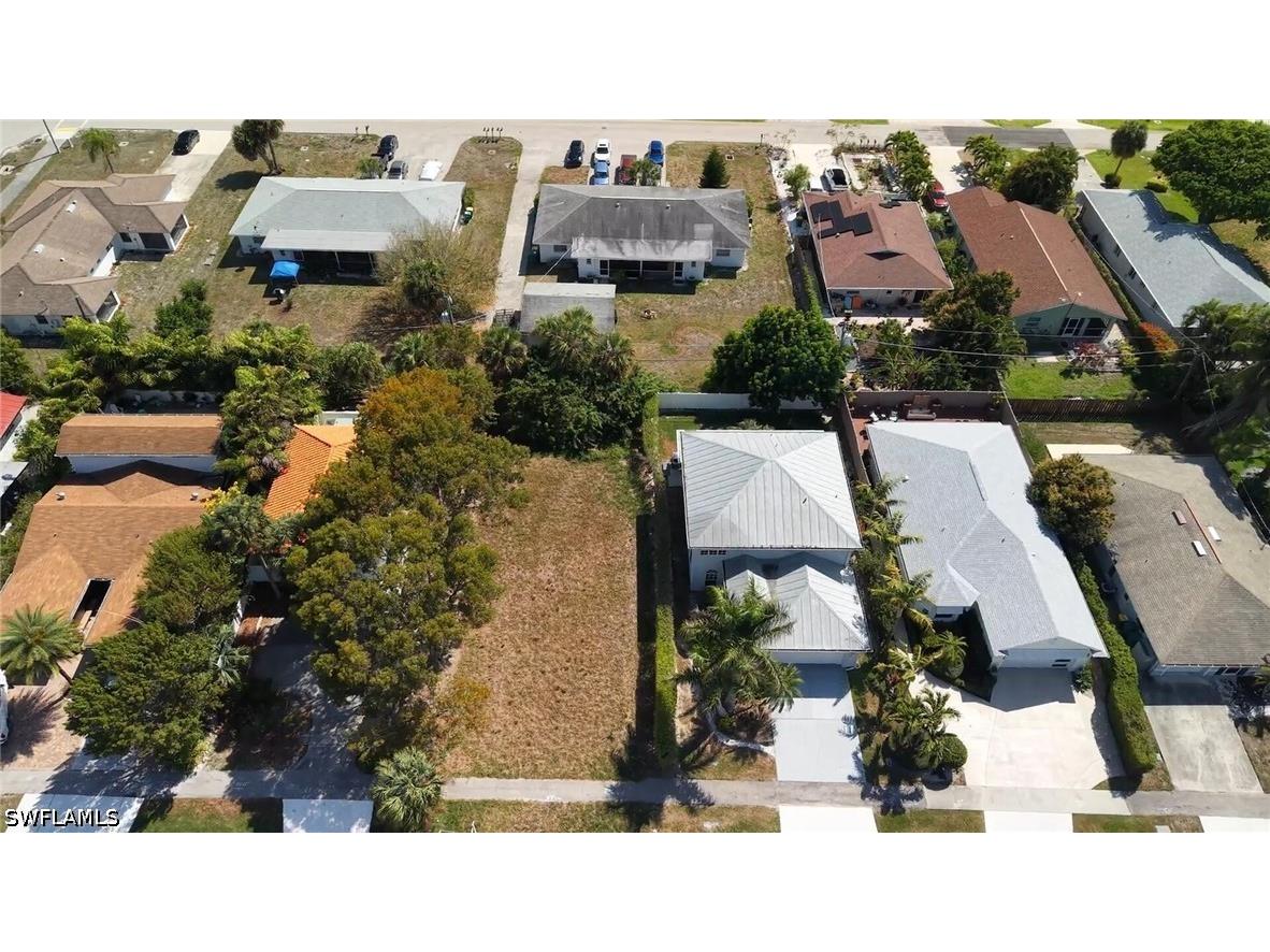 686 111th Avenue N Naples FL 34108 226011864 image1