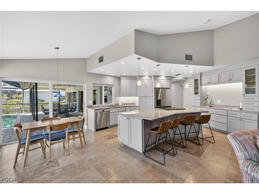 686 Emeril Court Sanibel FL 33957 2026004589 image4