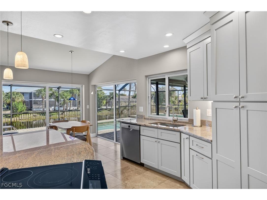 686 Emeril Court Sanibel FL 33957 2026004589 image8