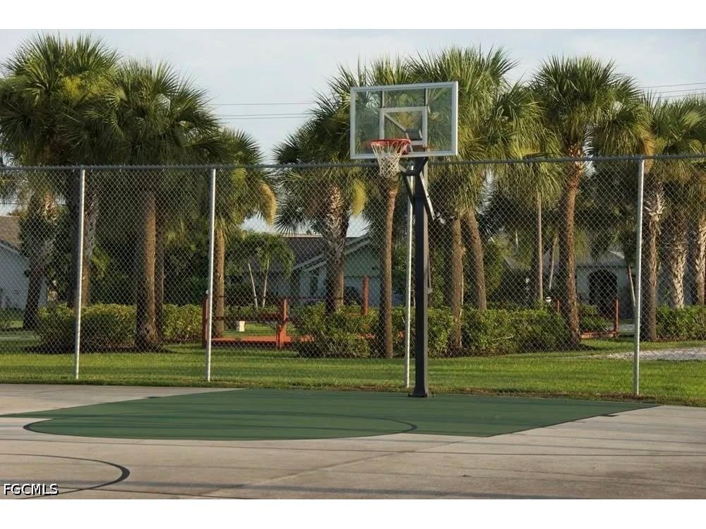 6867 Pentland Way #52 Fort Myers FL 33966 2026009715 image35