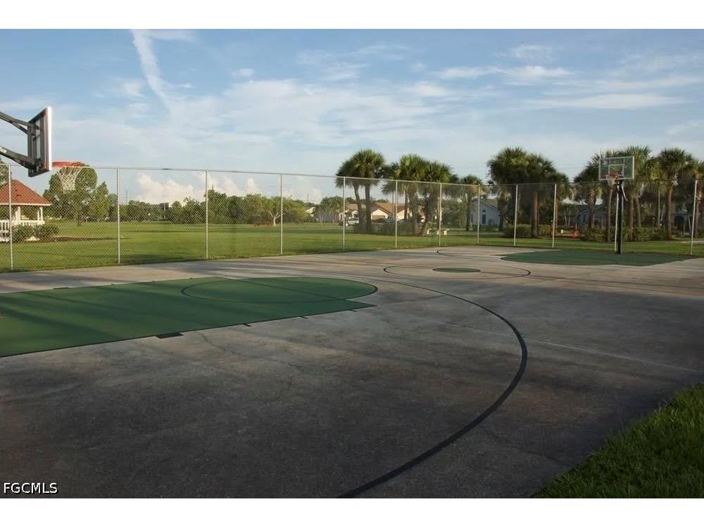 6867 Pentland Way #52 Fort Myers FL 33966 2026009715 image39