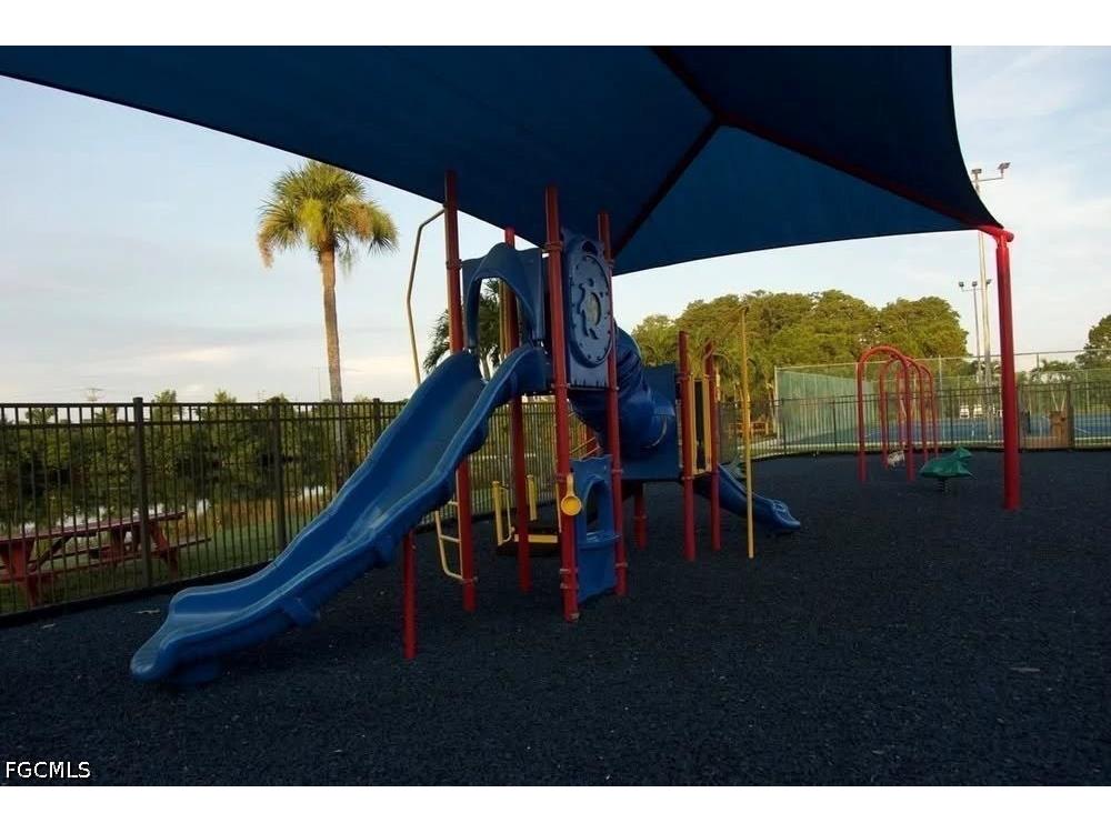 6867 Pentland Way #52 Fort Myers FL 33966 2026009715 image45