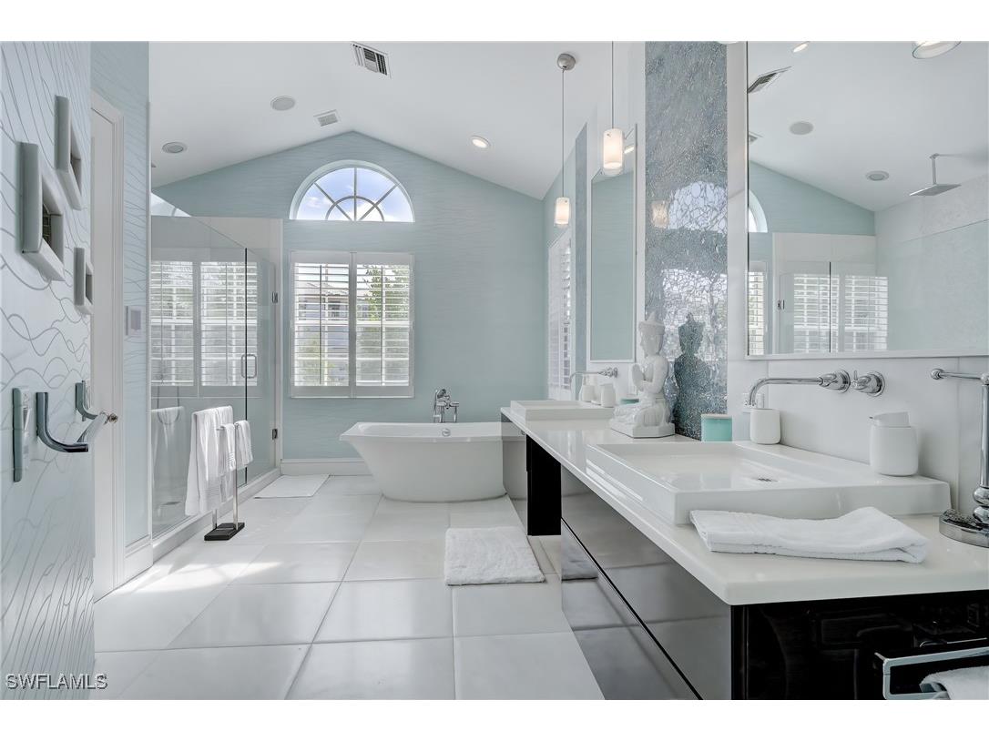 687 9th Avenue S Naples FL 34102 225070622 image11