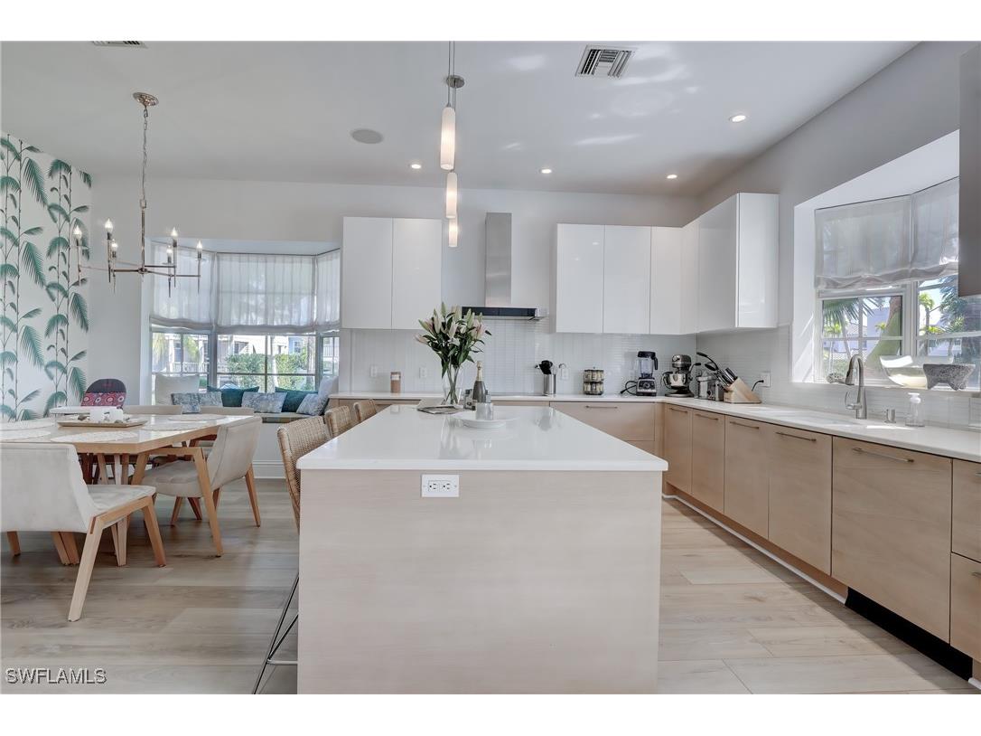 687 9th Avenue S Naples FL 34102 225070622 image20