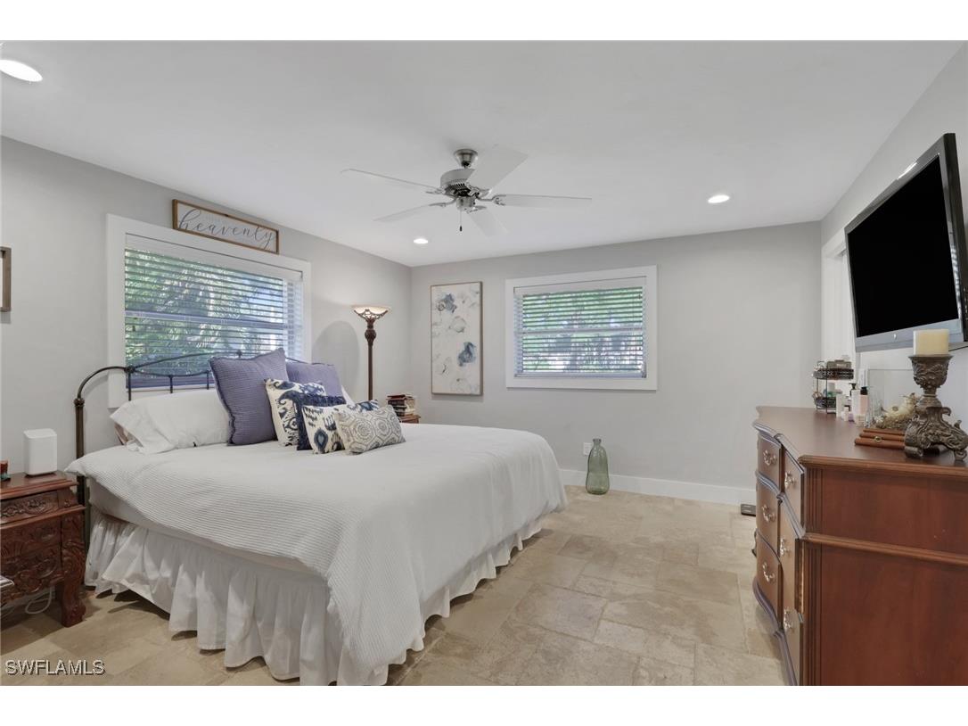 687 Cypress Way E Naples FL 34110 225079743 image15