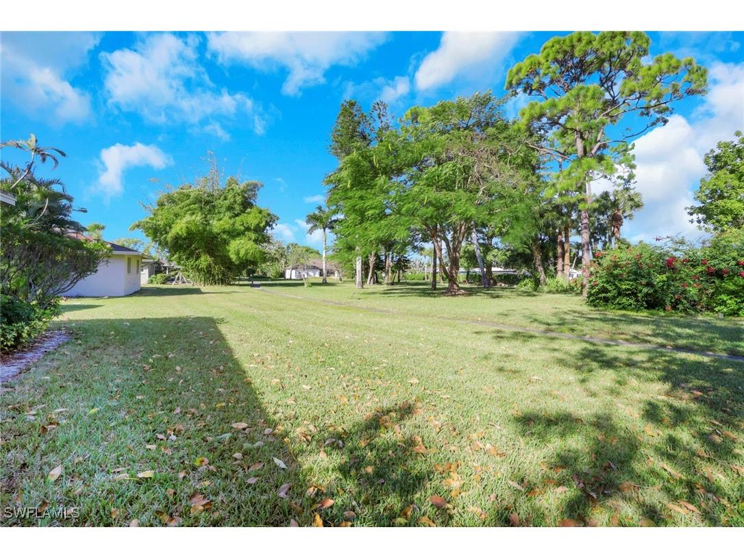 687 Cypress Way E Naples FL 34110 225079743 image25