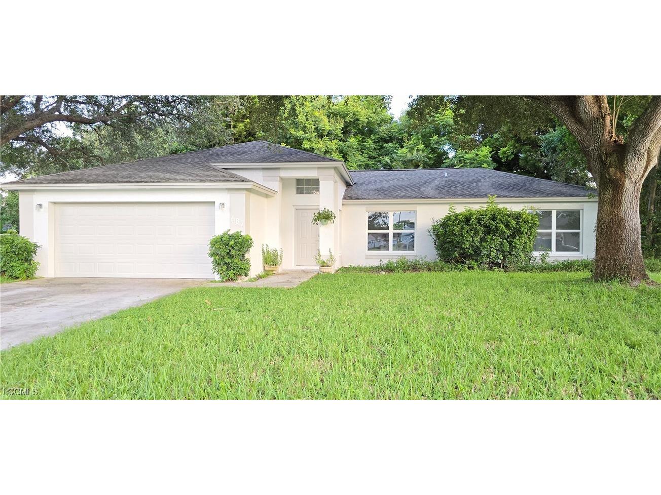 687 Grove Drive Naples FL 34120 225047185 image1