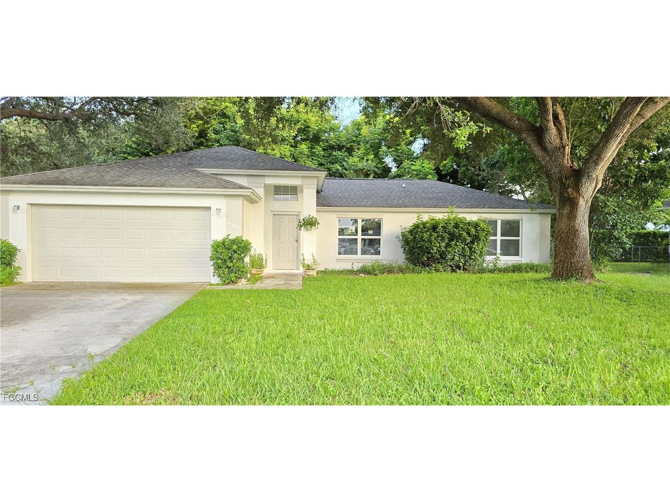 687 Grove Drive Naples FL 34120 225047185 image2