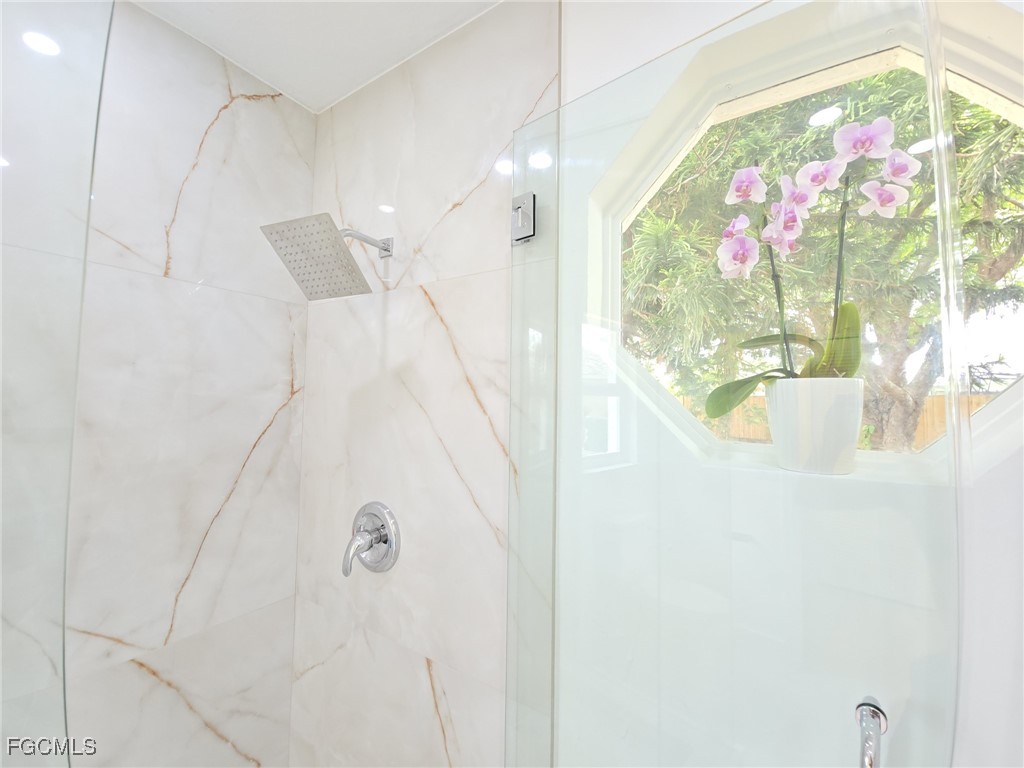 687 Grove Drive Naples FL 34120 225047185 image25