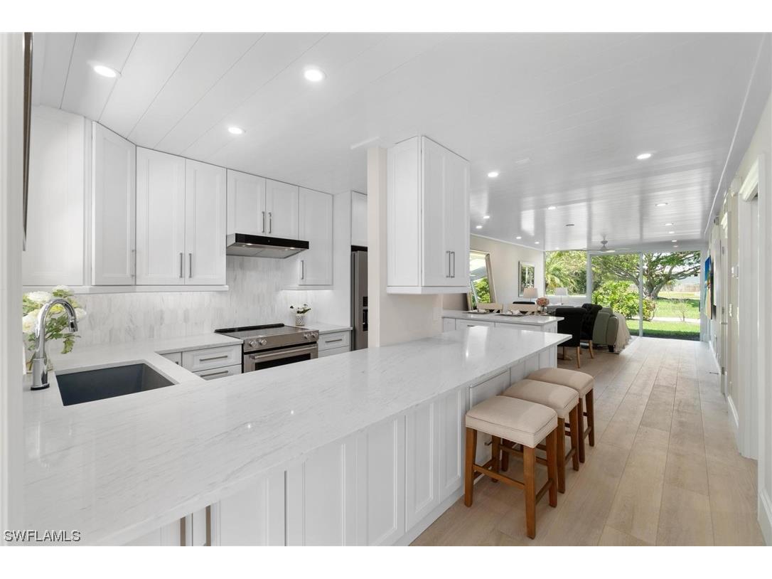 688 Broad Avenue S #J688 Naples FL 34102 223065196 image1