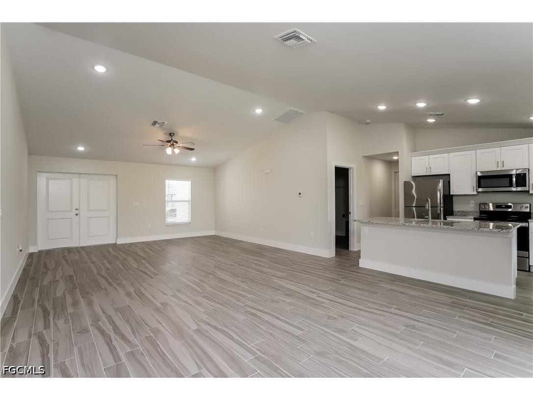 688 Manhattan Street E Lehigh Acres FL 33974 2026025026 image2