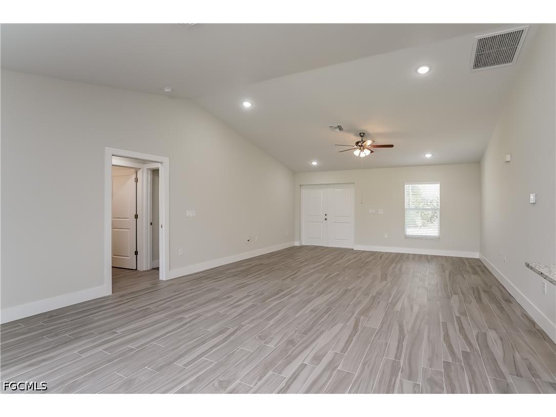 688 Manhattan Street E Lehigh Acres FL 33974 2026025026 image3