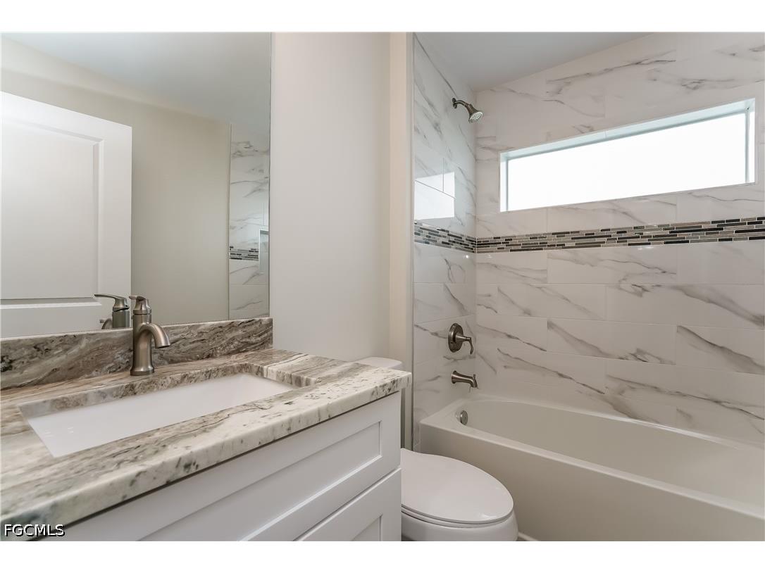 688 Manhattan Street E Lehigh Acres FL 33974 2026025026 image8