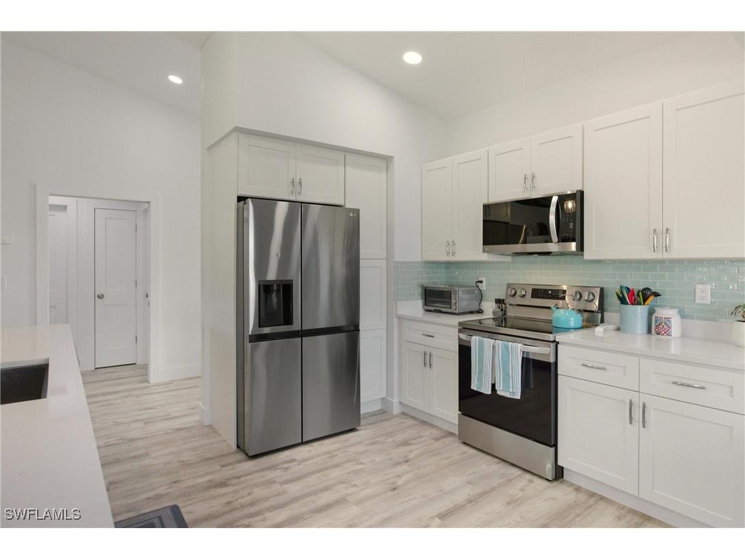 688 Wiggins Lake Drive #201 Naples FL 34110 225081665 image13