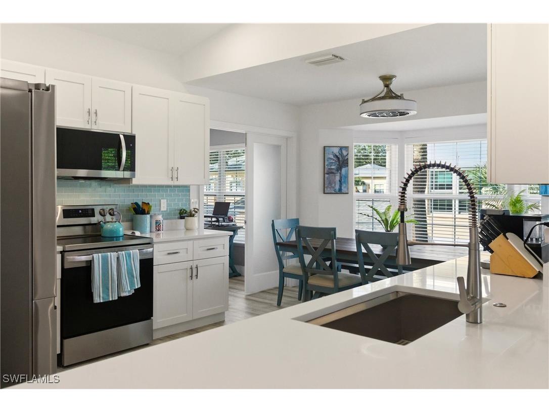 688 Wiggins Lake Drive #201 Naples FL 34110 225081665 image2