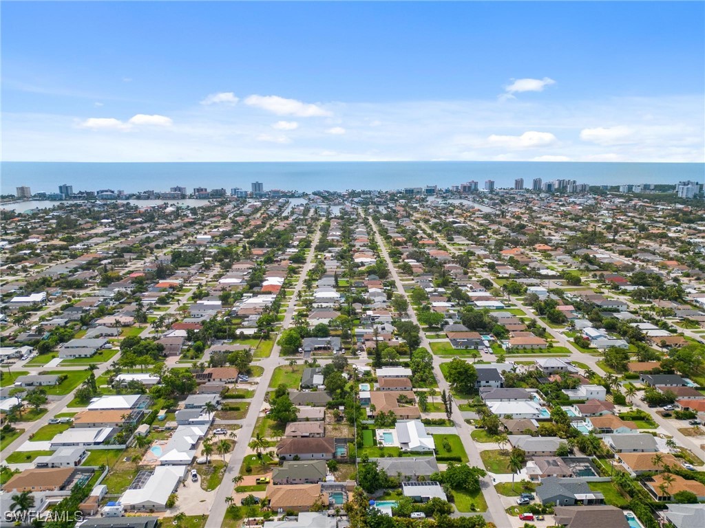 689 101st Avenue N Naples FL 34108 223062562 image1