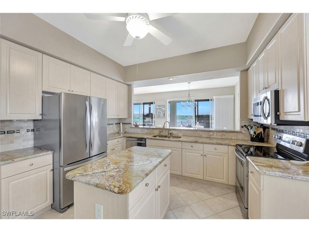 689 Vintage Reserve Circle #15D Naples FL 34119 226002341 image11