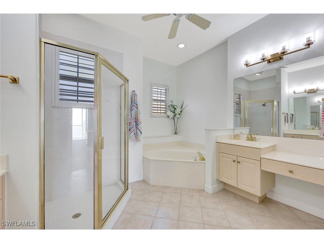 689 Vintage Reserve Circle #15D Naples FL 34119 226002341 image17