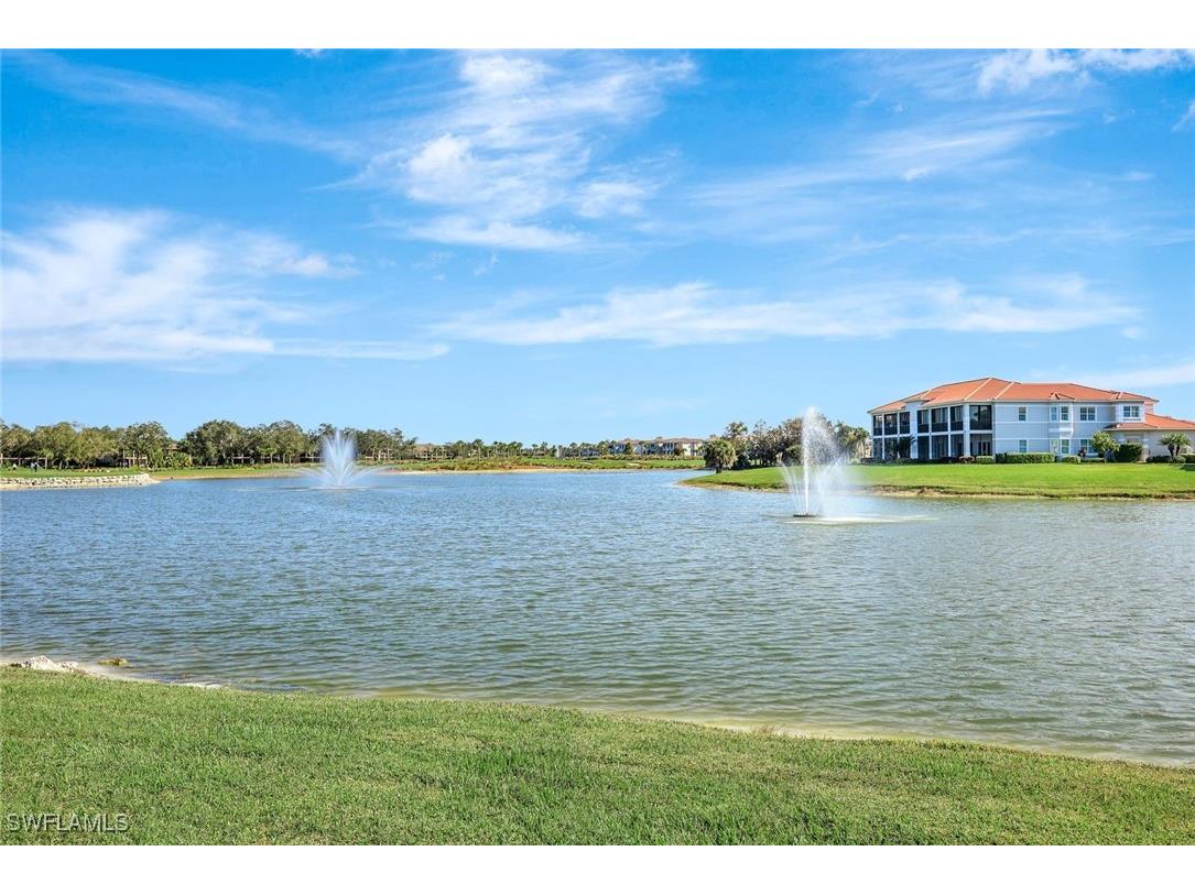 689 Vintage Reserve Circle #15D Naples FL 34119 226002341 image25