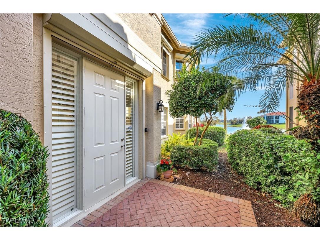689 Vintage Reserve Circle #15D Naples FL 34119 226002341 image3