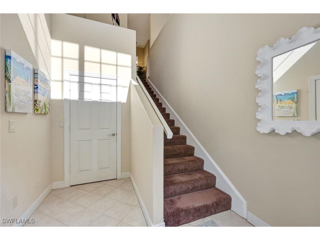 689 Vintage Reserve Circle #15D Naples FL 34119 226002341 image4