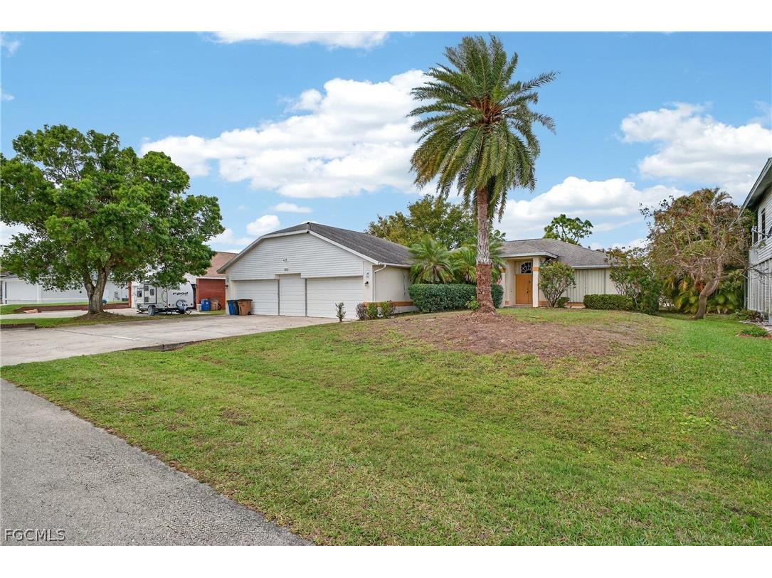 6890 Circle Drive Fort Myers FL 33905 2026013634 image1