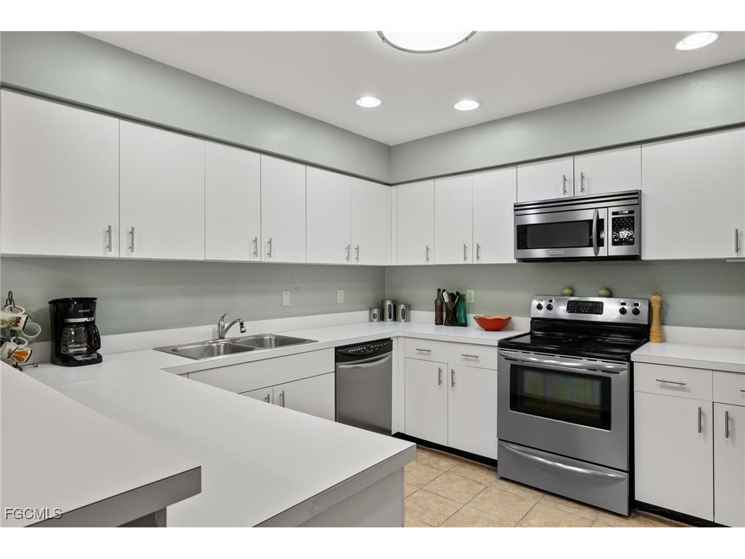 6891 Pentland Way #91 Fort Myers FL 33966 2025019389 image2