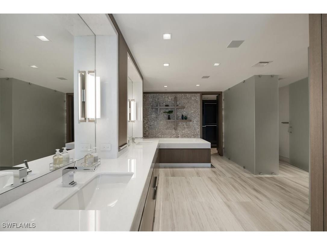 6897 Grenadier Boulevard #1701 Naples FL 34108 225073185 image23