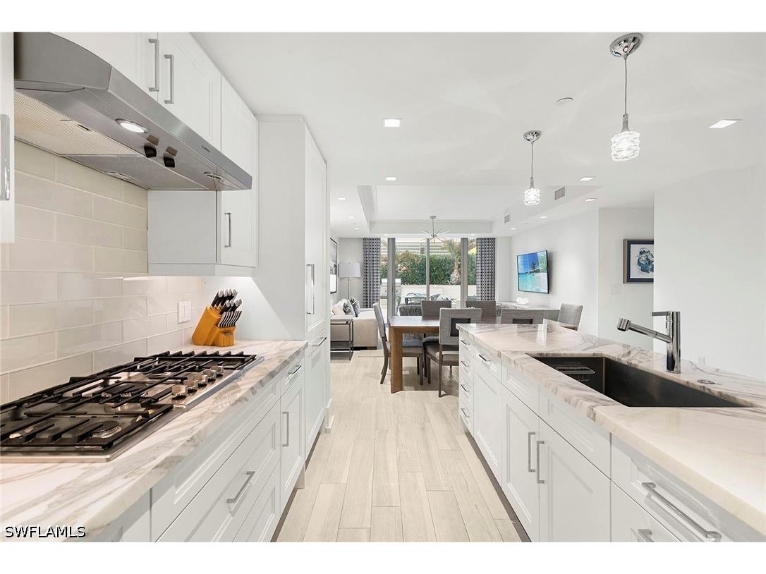 6897 Grenadier Boulevard #206 Naples FL 34108 226012885 image2