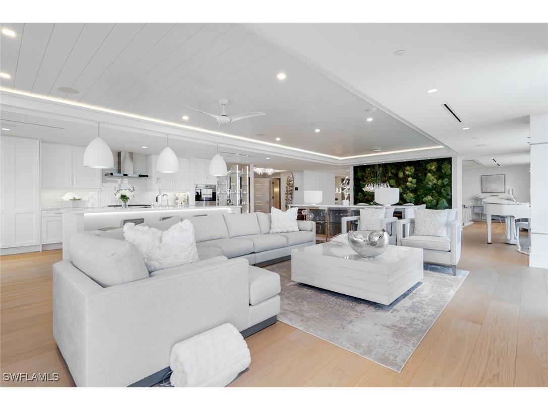 6897 Grenadier Boulevard #601 Naples FL 34108 225080372 image7