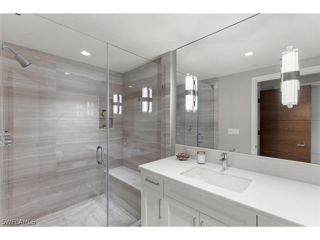 6897 Grenadier Boulevard #704 Naples FL 34108 226007587 image21