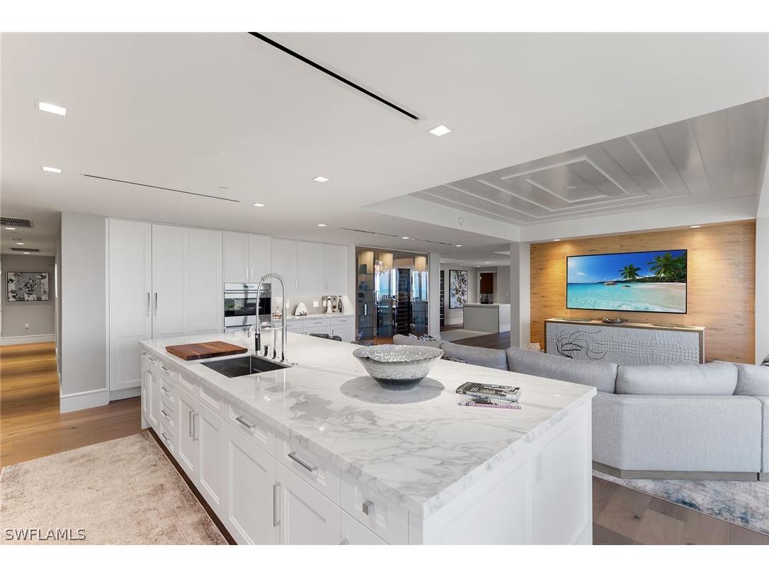 6897 Grenadier Boulevard #704 Naples FL 34108 226007587 image9