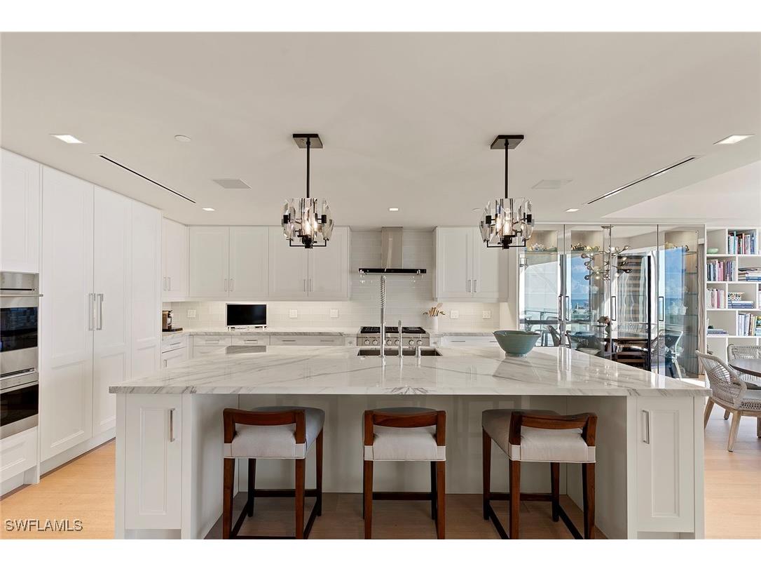 6897 Grenadier Boulevard #902 Naples FL 34108 225079499 image10