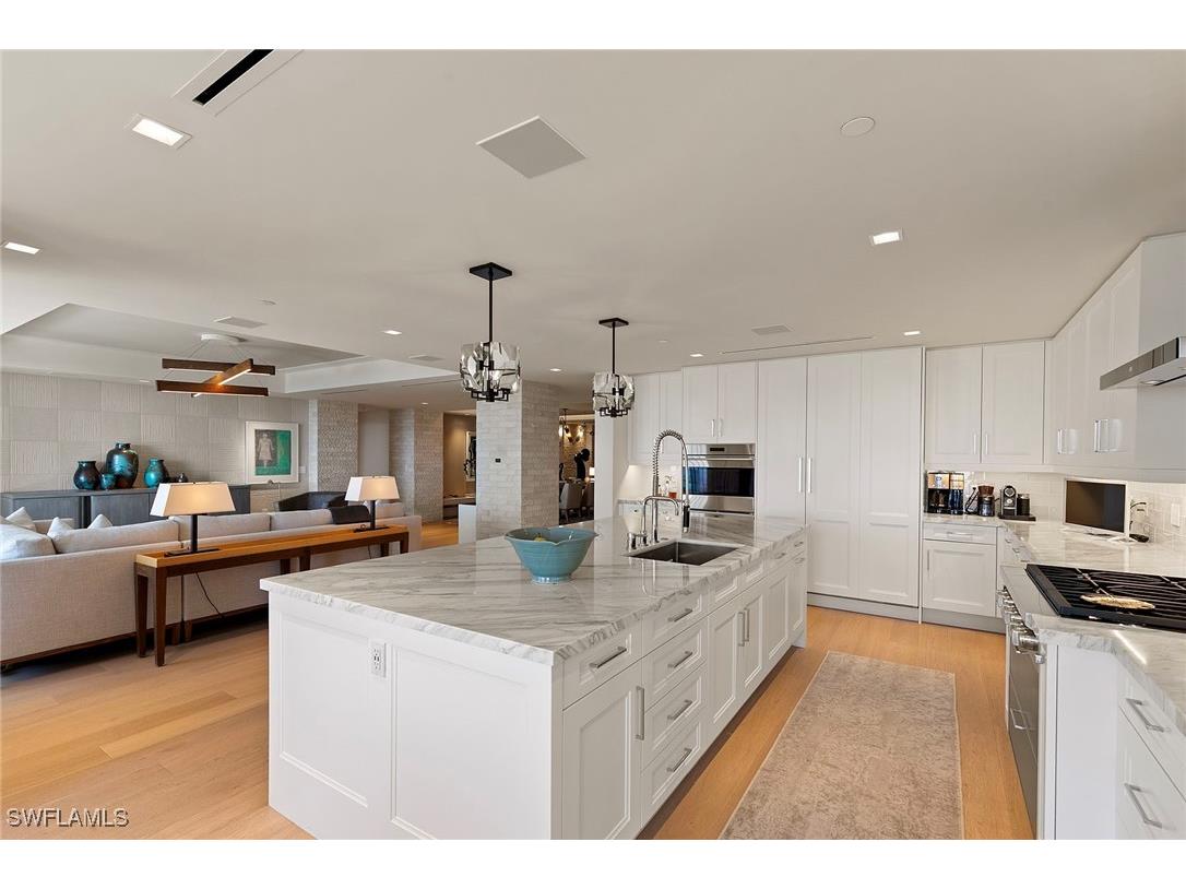 6897 Grenadier Boulevard #902 Naples FL 34108 225079499 image15