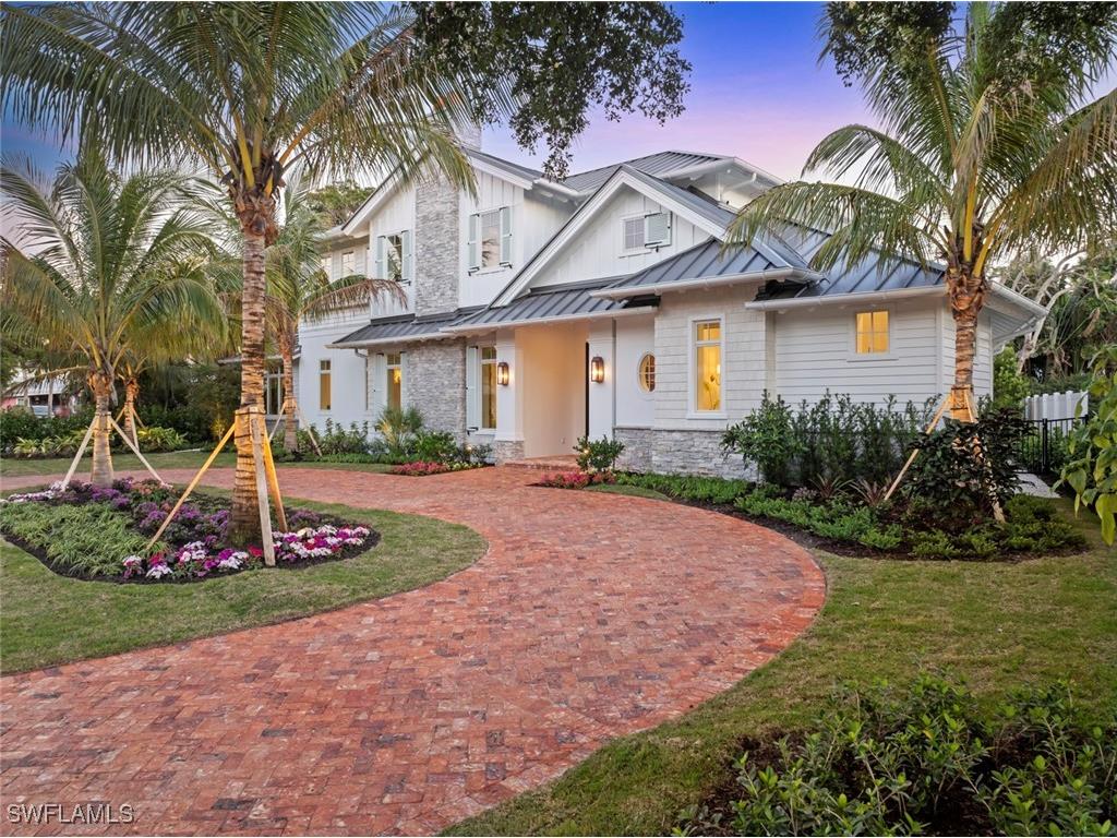 690 7th Avenue N Naples FL 34102 224028308 image1