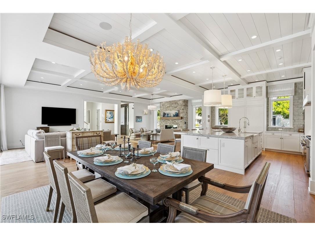 690 7th Avenue N Naples FL 34102 224028308 image11